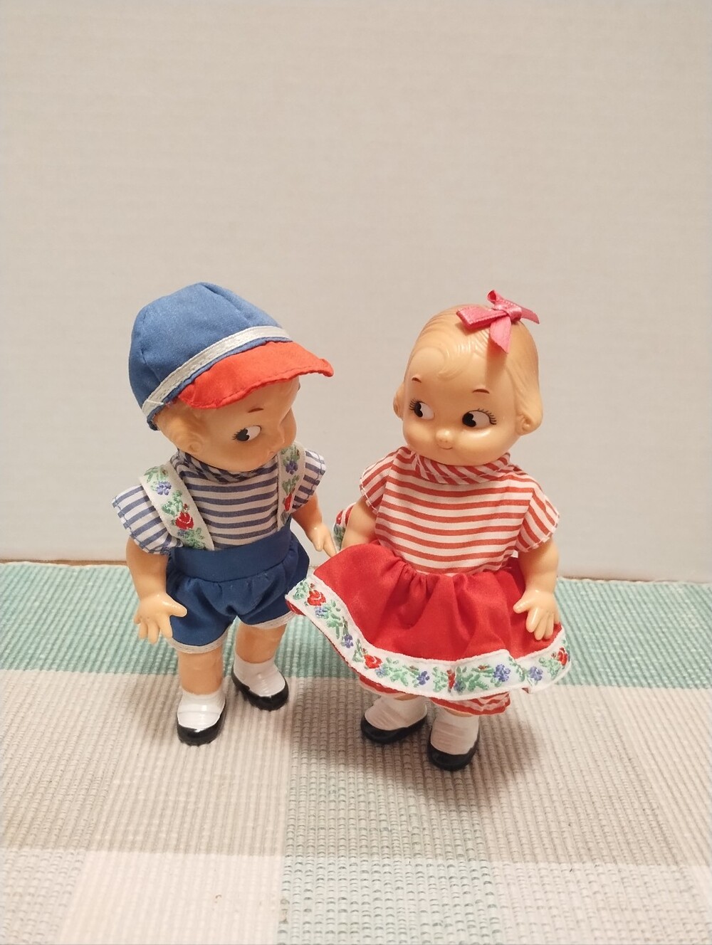 Campbell's Blue-Red Kids Doll Set - Classic Pair of Play Dolls